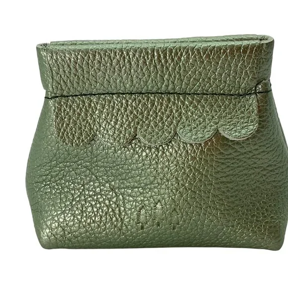 Portland Leather Goods Metallic Green Scalloped Leather Coin Purse Penny Pouch - Picture 7 of 11